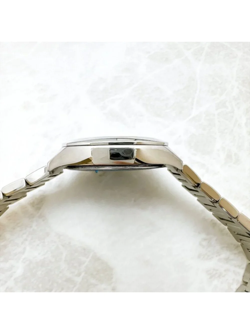 Gucci 142.5 Watch Diamond Quartz Stainless Steel 15.5
